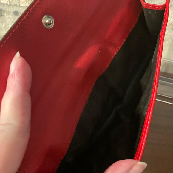 AUTHENTIC GUCCI RED LEATHER CONTINENTAL WALLET - Picture 10 of 15